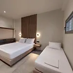 Rea's Luxury Apartamento Stoúpa