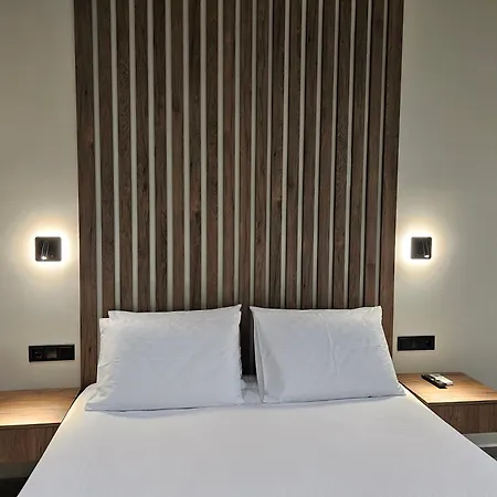 Rea's Luxury * Stoúpa