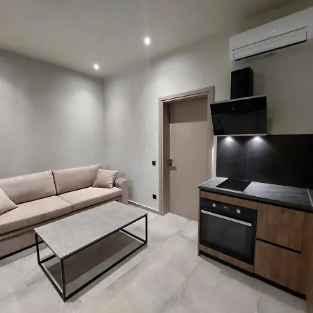 Apartment Rea's Luxury Stoúpa