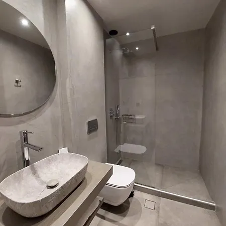 Rea's Luxury Apartamento *