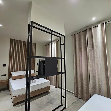 Rea's Luxury Stoúpa