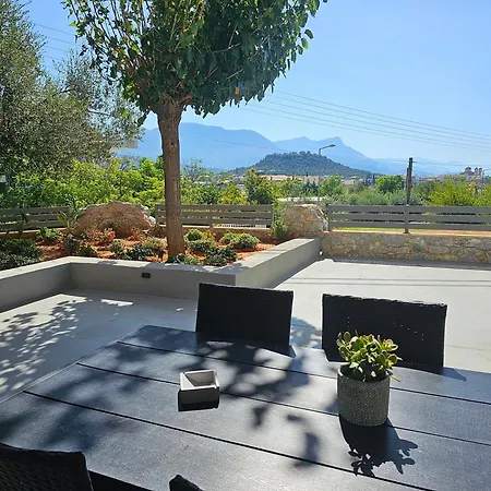 Rea's Luxury アパート