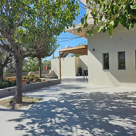 Rea's Luxury * Stoúpa