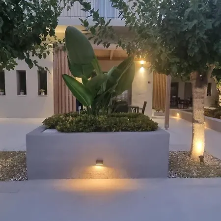 Rea's Luxury Stoúpa