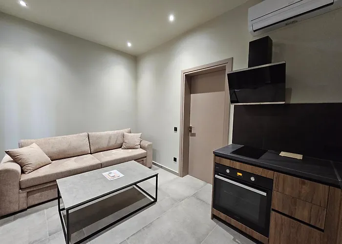 Rea's Luxury * Stoúpa