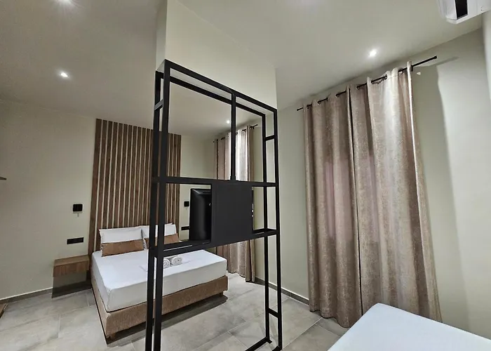 Rea's Luxury Stoúpa