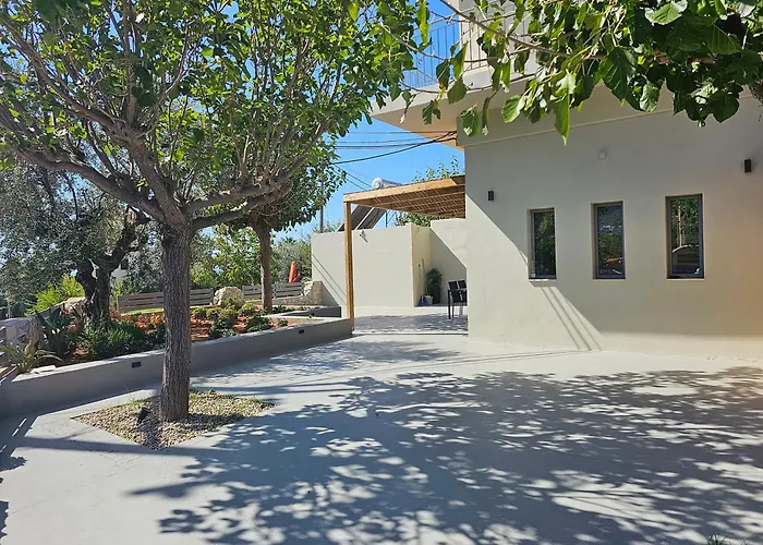 Rea's Luxury * Stoúpa